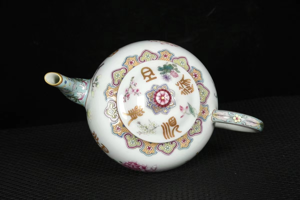 ◆旧蔵◆古美術 中国古玩 大清乾隆年製款　粉彩牡丹花卉紋茶壷　時代物 T16_画像5
