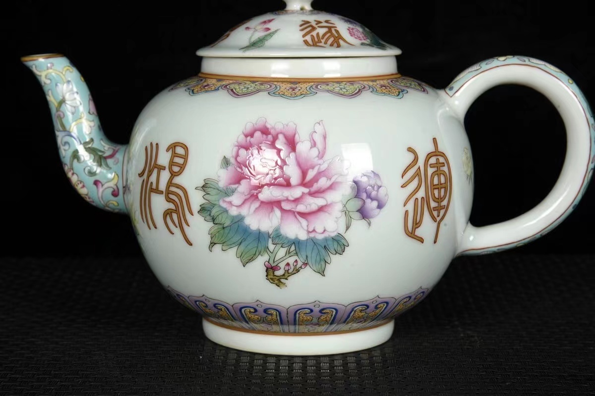 ◆旧蔵◆古美術 中国古玩 大清乾隆年製款　粉彩牡丹花卉紋茶壷　時代物 T16_画像6