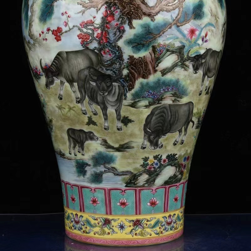 ◆旧蔵◆古美術 中国古玩 大清雍正年製款　粉彩　描金　古詩文松下五牛図梅瓶　時代物 T16_画像6