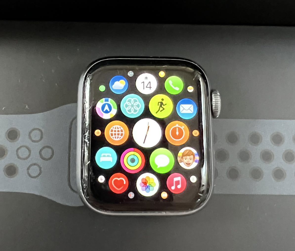 消費税無し 4 Series Watch Apple Nike ブラック Cellular sport