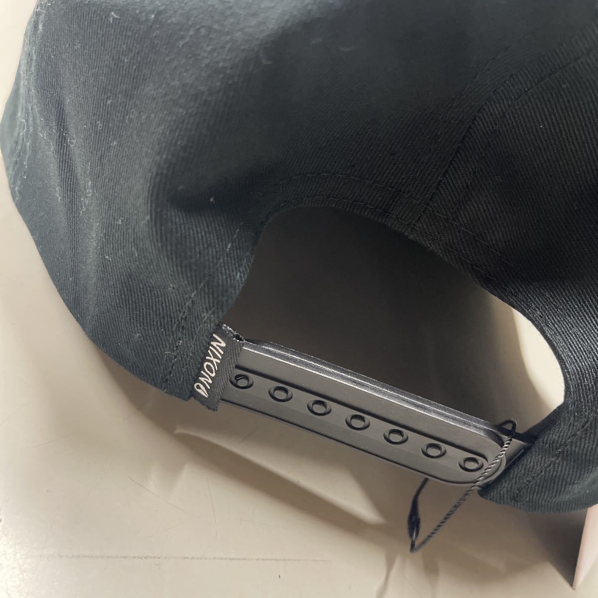 NIXON ニクソン キャップ 帽子 CAP 未使用 黒 ブラック 刺繍 白 ホワイト_画像6