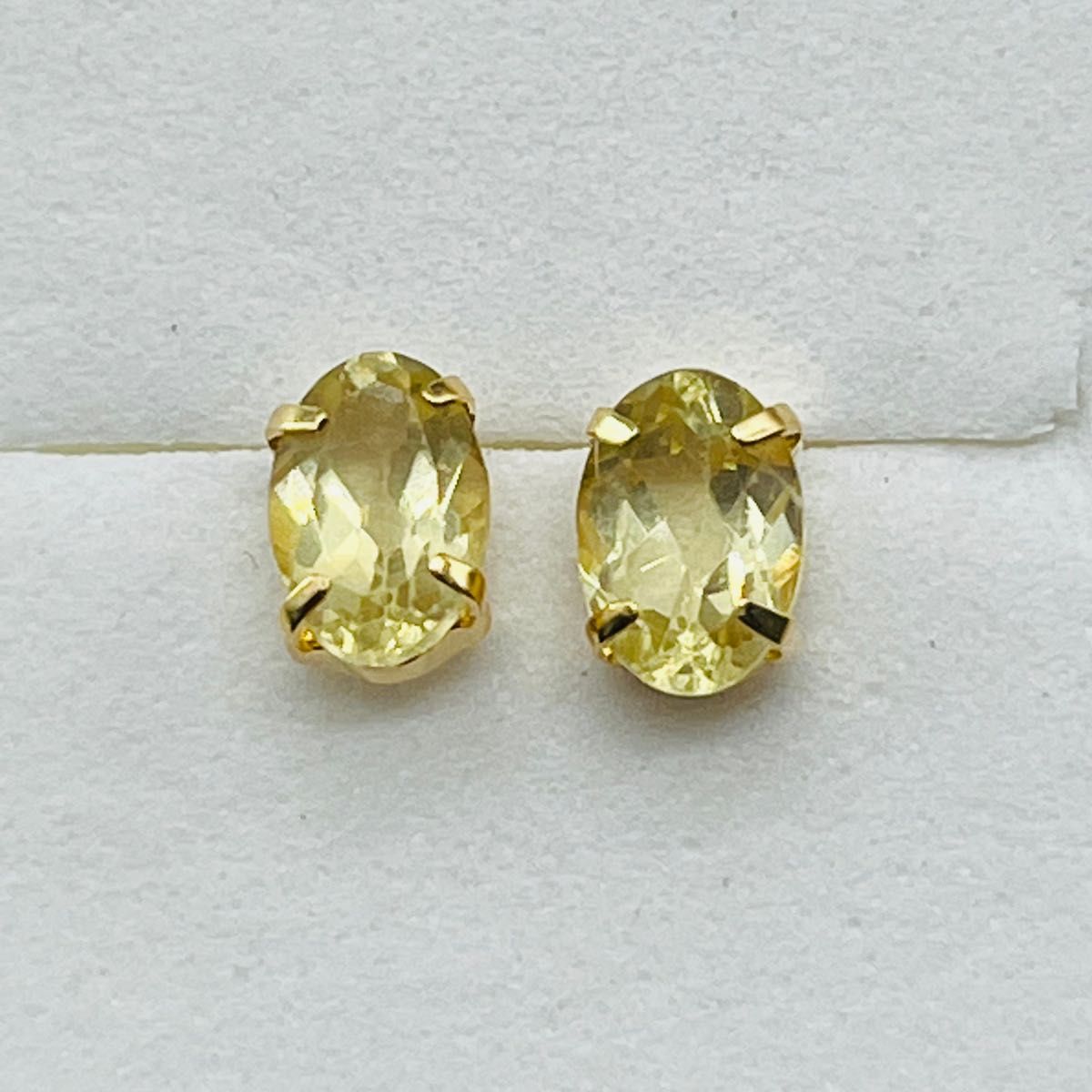 K18YG 天然イエローアパタイトピアス　0.90ct 新品未使用商品