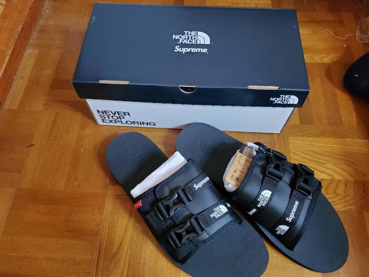 値下げ　サイズ：24.0ｃｍ　Supreme TNF Trekking Sandal Black 黒 　新品未使用