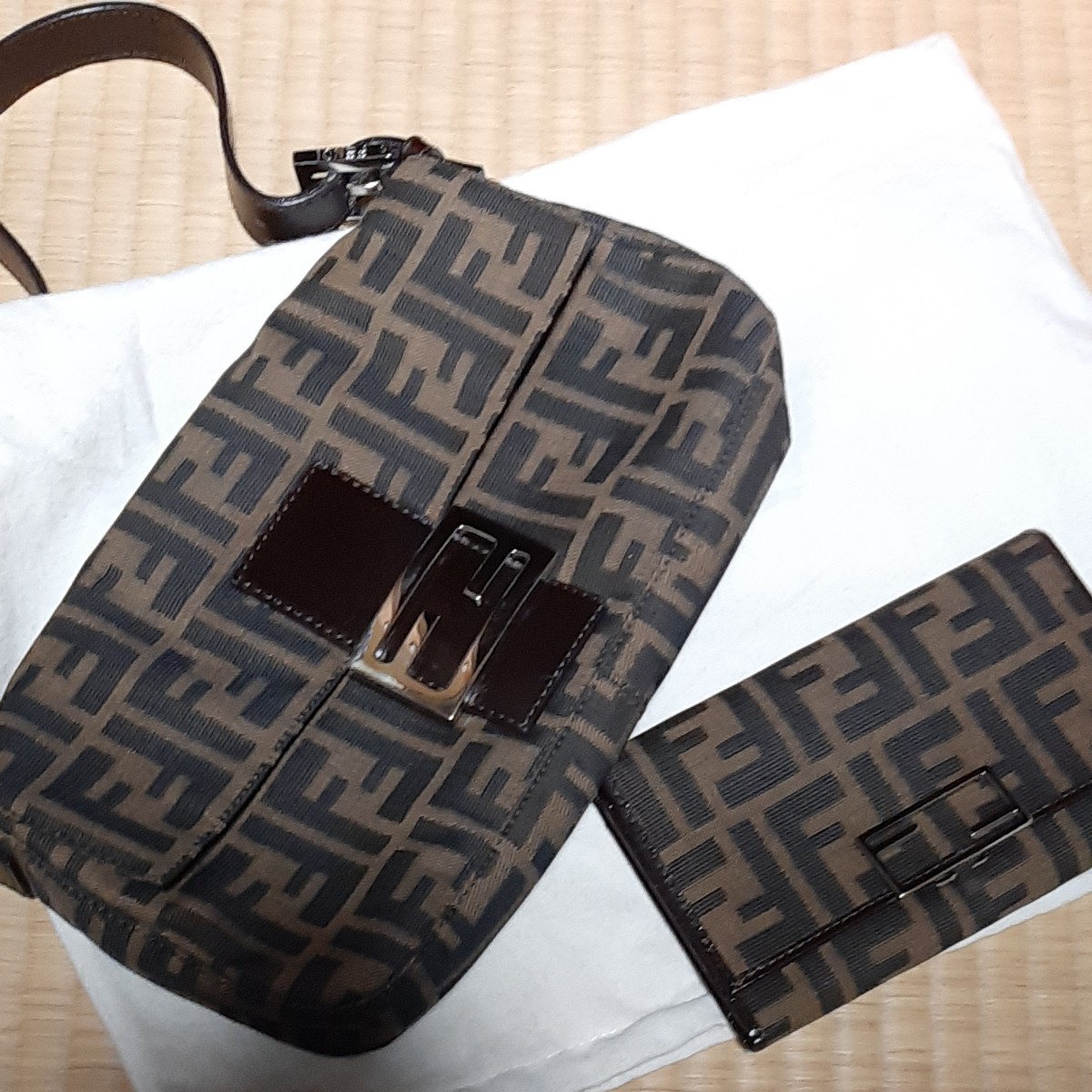 フェンディ FENDI　ハンドバッグ　三折り財布　2点セット　新品未使用