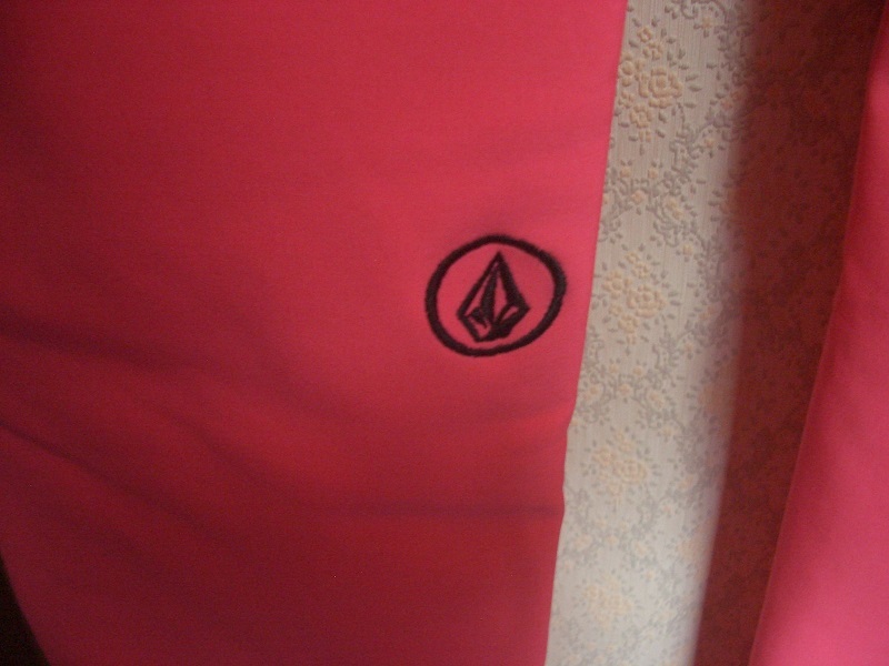 送料込 新品 VOLCOM ボルコム 上下セット サイズS 女性 ピンク 送料込 新品 VOLCOM ボルコム 上下セット サイズS 女性 ピンク