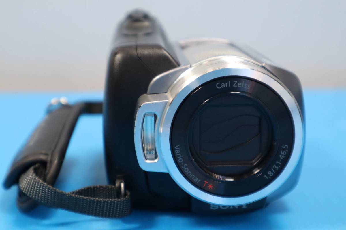 N1348 L　K　★ ソニー SONY デジタルビデオカメラ Handycam (ハンディカム) SR220 DCR-SR220 ★_画像2