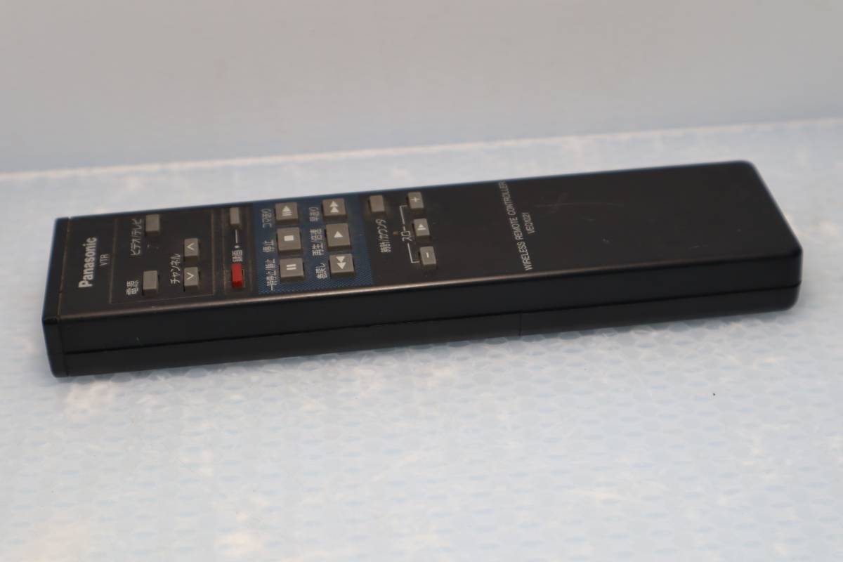 Ｃ1371　＆*　L　パナソニック (Panasonic) ビデオデッキ VHS リモコン VEQ1021_画像2