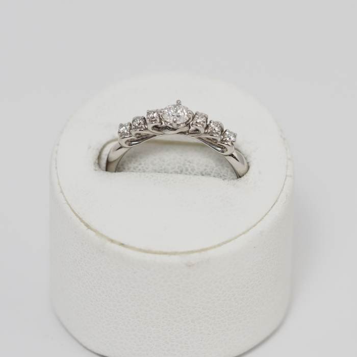 喜ばれる誕生日プレゼント ディズニー ダイヤ0.164ct/0.08ct Pt950