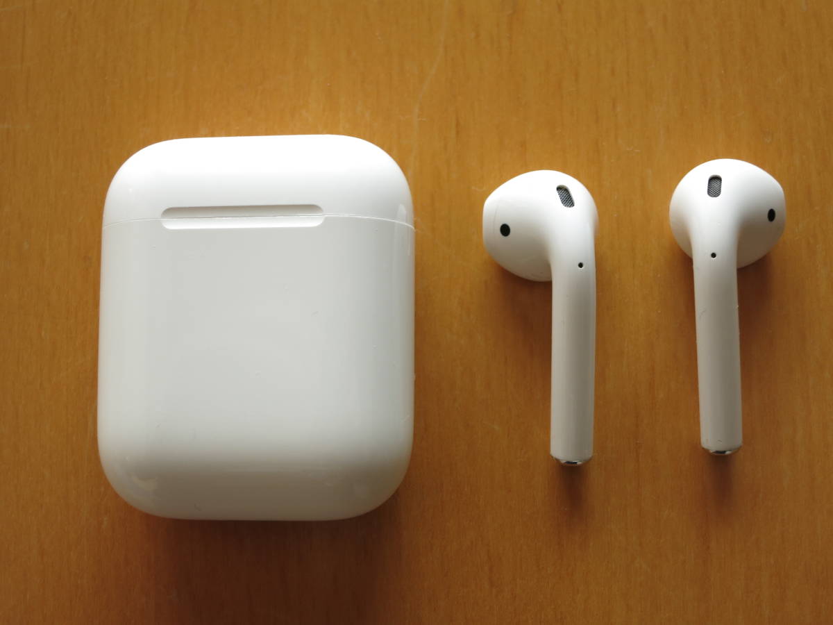 Apple AirPods 第1世代 初代 MMEF2J/A(イヤフォン)|売買された Apple AirPods 第1世代 初代 MMEF2J/A(イヤフォン)|売買された