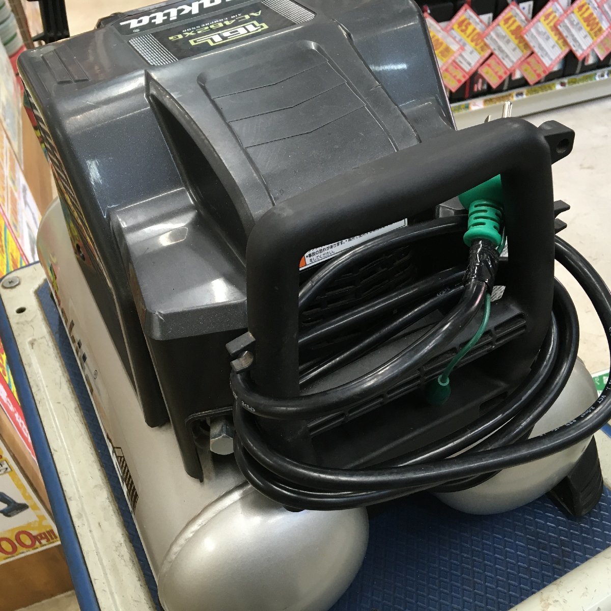【中古品】★マキタ(Makita) エアコンプレッサ(黒) (50/60Hz) AC462XGB ITIX8QPQ0SQG_画像6