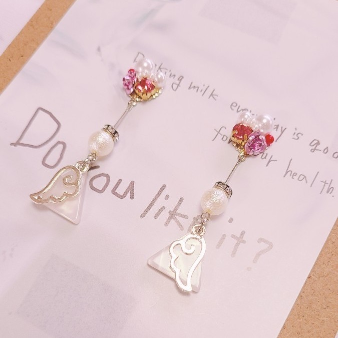 No.60 ピアス 天使の羽 ホワイトべっ甲色 ゆるかわ