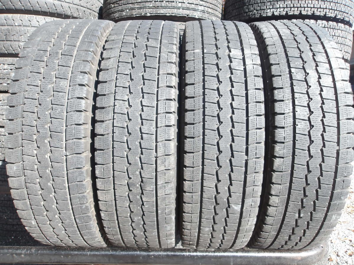 ダンロップ 215 85R16 120 118L ウインターマックス LT03 (4本セット