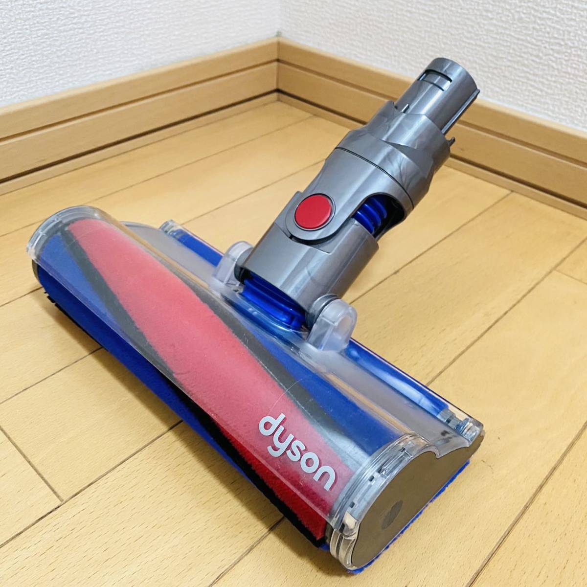 dyson ダイソン SV09 V6 fluffy 付属品 サイクロン式 コードレスクリーナー 掃除機 ソフトローラークリーナーヘッドのみ  112232 中古