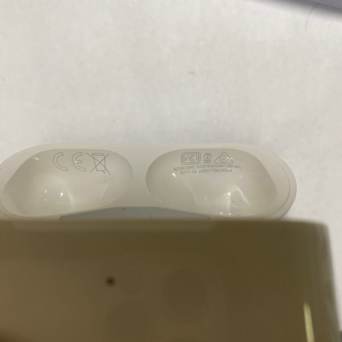 Apple AirPods Pro 充電ケースのみ 美品|PayPayフリマ
