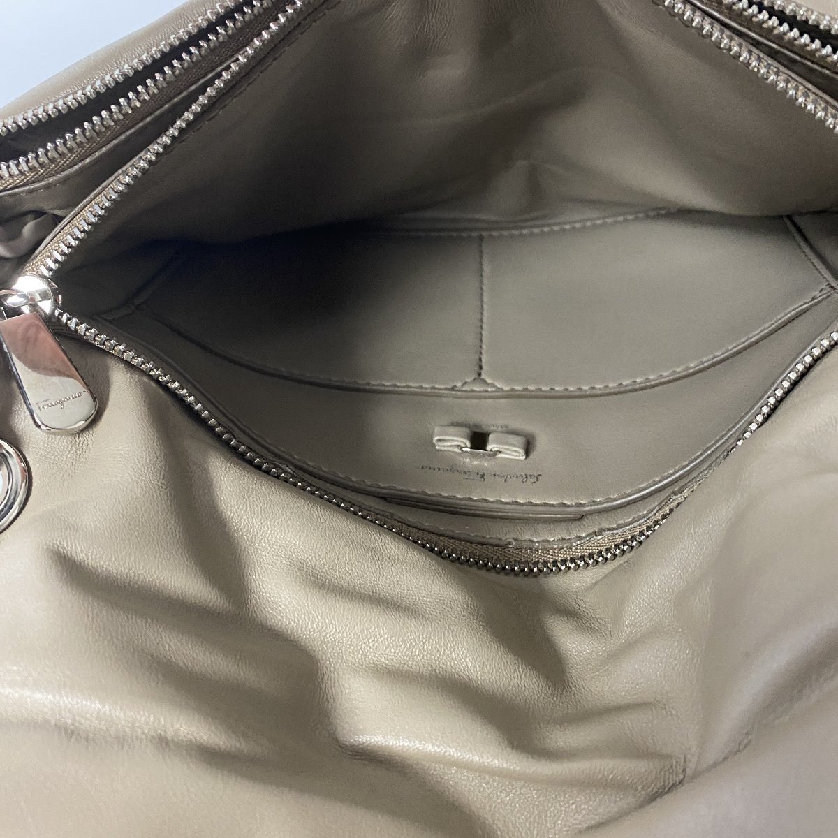 超美品*Ferragamo (フェラガモ) VIVA BOW バッグ | normanhubbard.com