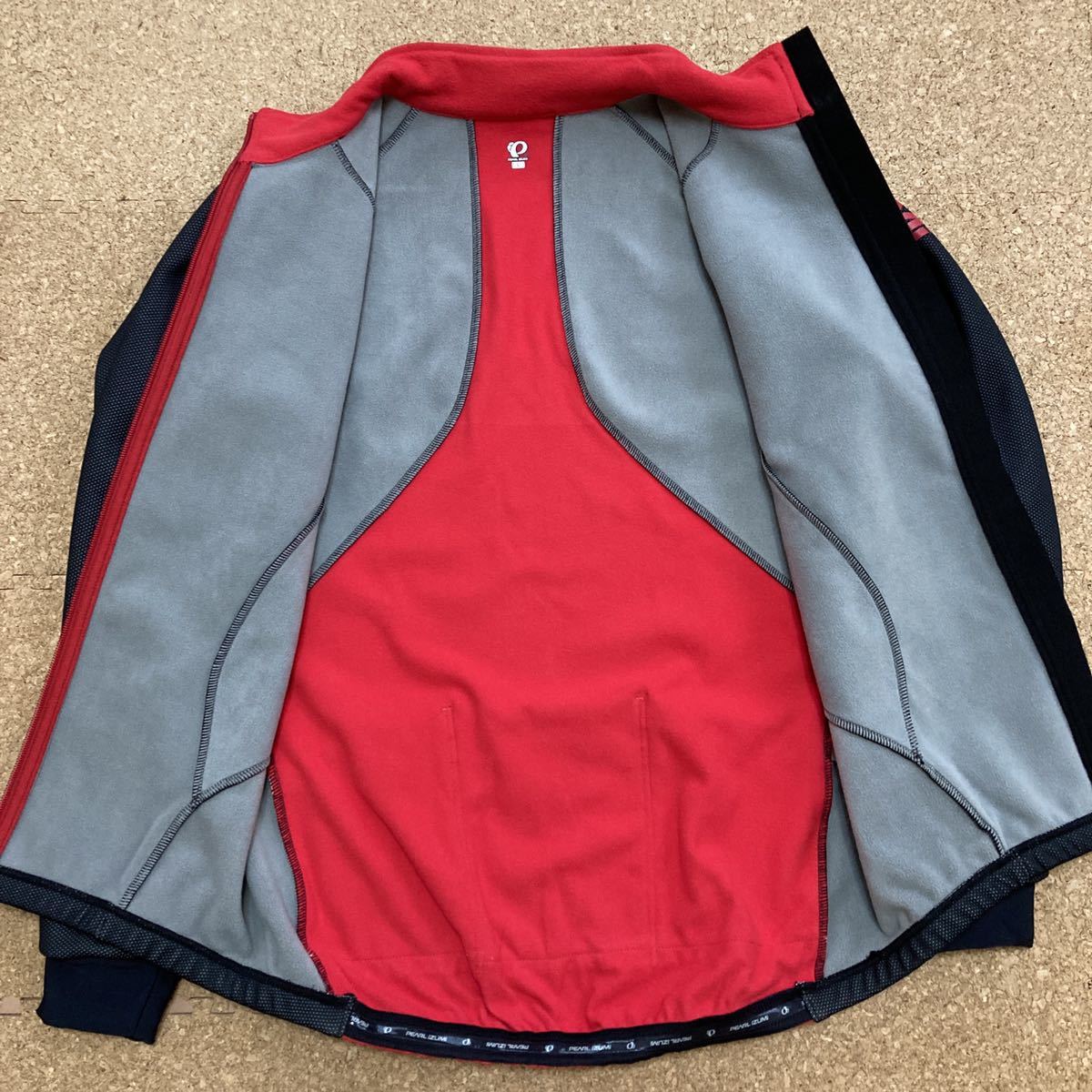 【美品】パールイズミ　PEARL IZUMI サイクルウェア サイクリングシャツ サイクルジャージ　Lサイズ 黒×赤 メンズ　サイクルジャケット 