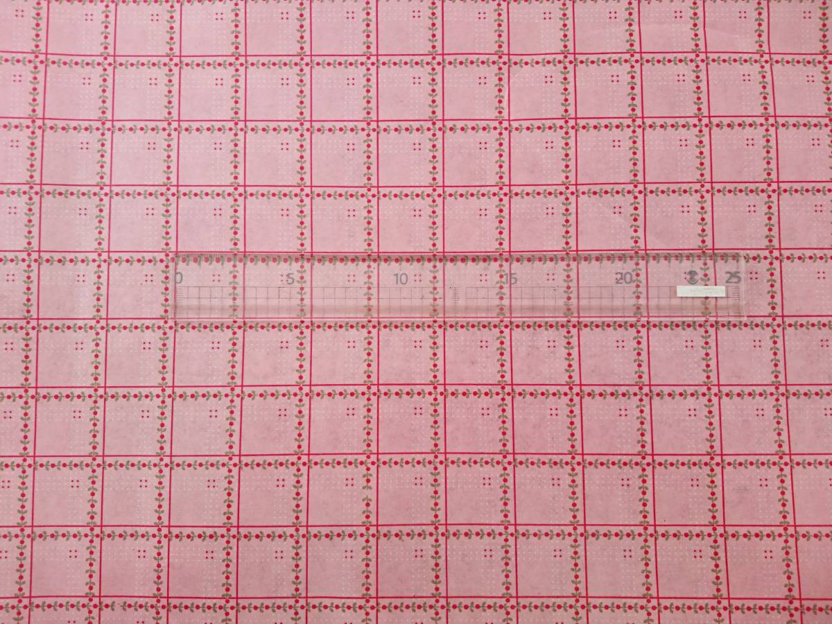 スイス製 ヴィンテージ＆レトロ ワックスペーパー,包装紙 (ピンクの背景にピンクの小花)　_50cm×50cm (数量1)、50㎝単位で延長可能
