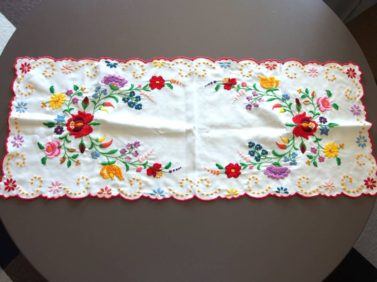 未使用 レア】テーブルクロス (ハンガリー刺繍)-