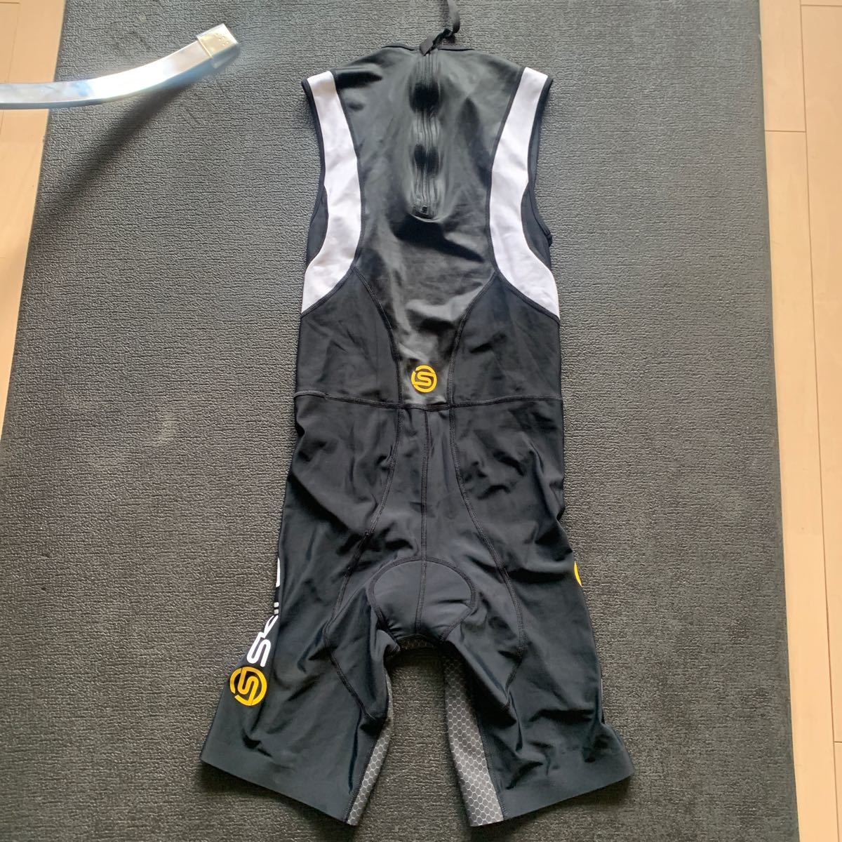 SKINS(スキンズ)TRI400 トライスーツ トライアスロン サイズM SKINS(スキンズ)TRI400 トライスーツ トライアスロン サイズM
