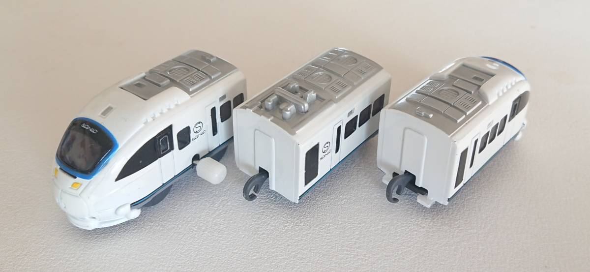 カプセルプラレール 885系ソニック 白いソニック JR九州 特急電車 ゼンマイ車 3両セット_画像1