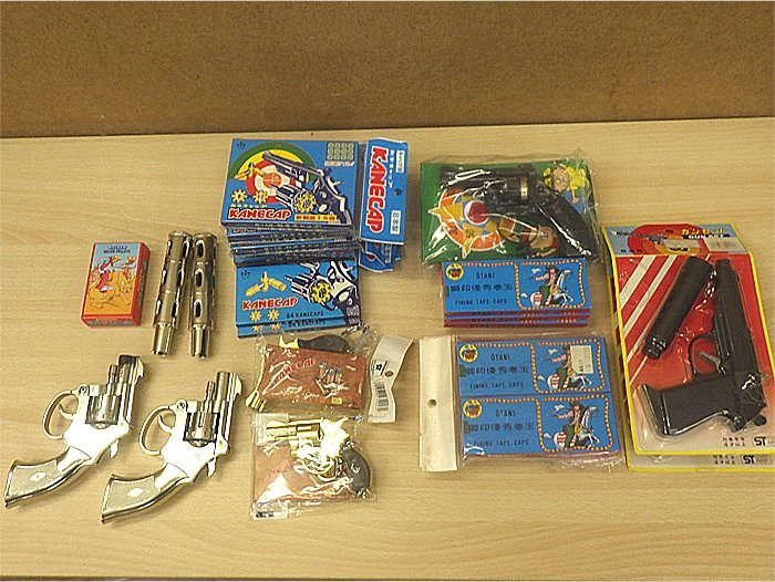 Yahoo!オークション - 昭和レトロ 駄菓子屋玩具 ピストル 弾 Yahoo!オークション - 昭和レトロ 駄菓子屋玩具 ピストル 弾