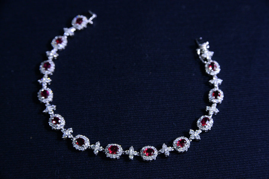 Y232 *164 ten thousand jpy new goods Manufacturers buying up goods judgement document attaching bracele diamond 2.84ct ruby 3.80ct Pt850