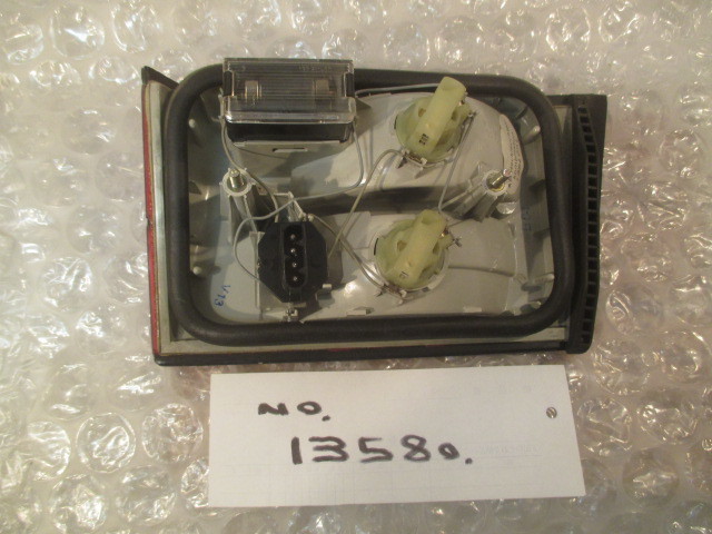 ◎13580◎ 確b　B 9年 BMW 535 4ドア 左テールランプ ASSY (トランク内)●㈲№13580_画像2