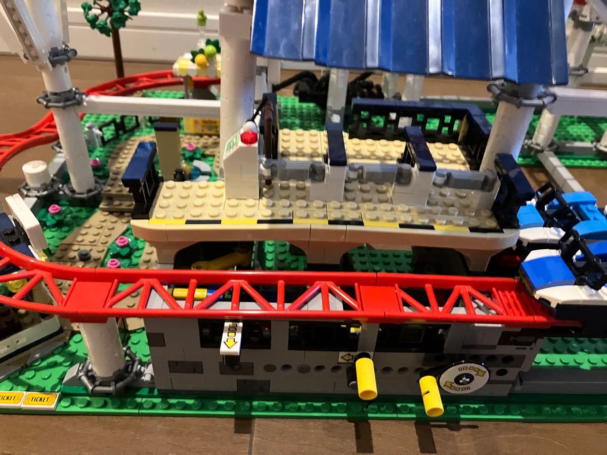 LEGO レゴ 絶叫ローラーコースター 10261+モーター+バッテリー|Yahoo