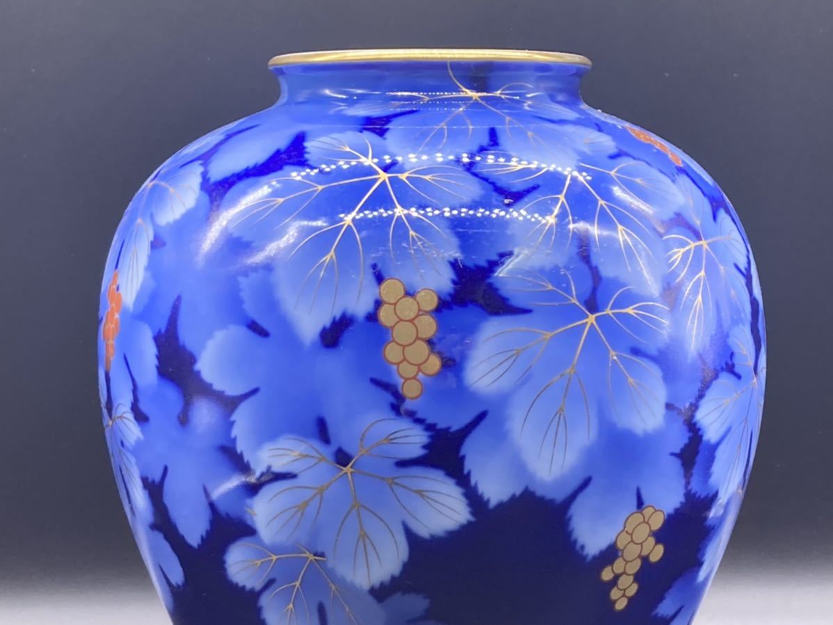 花紋陶磁器花瓶　深川製　美品　日本美術 サイズ：27.5-21.5-21.5cm 重さ：2164g_画像3