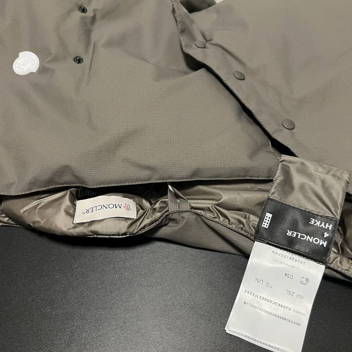 新品 Moncler HYKE 4 MONCLER HYKE Moncler Genius モンクレール 新品 Moncler HYKE 4 MONCLER HYKE Moncler Genius モンクレール