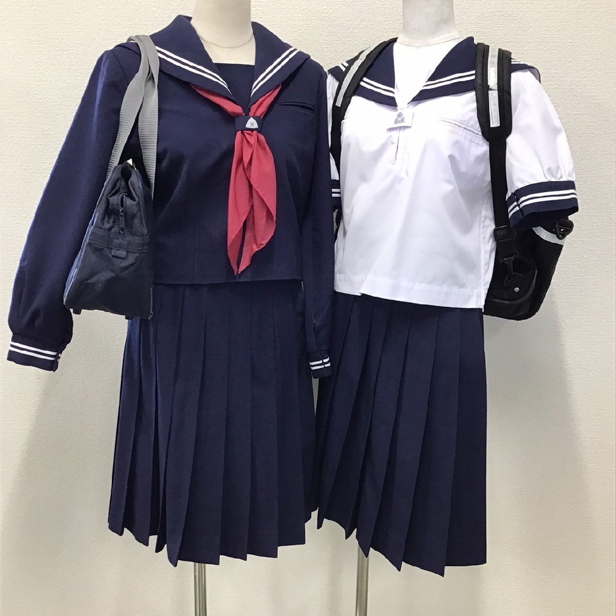 OT559-1 (箱)(中古) 栃木県 壬生中学校 セーラー服 7点セット /指定品/170A/W66/白2本ライン/セーラー/スカート/鞄/半袖/長袖/卒業生品_画像1