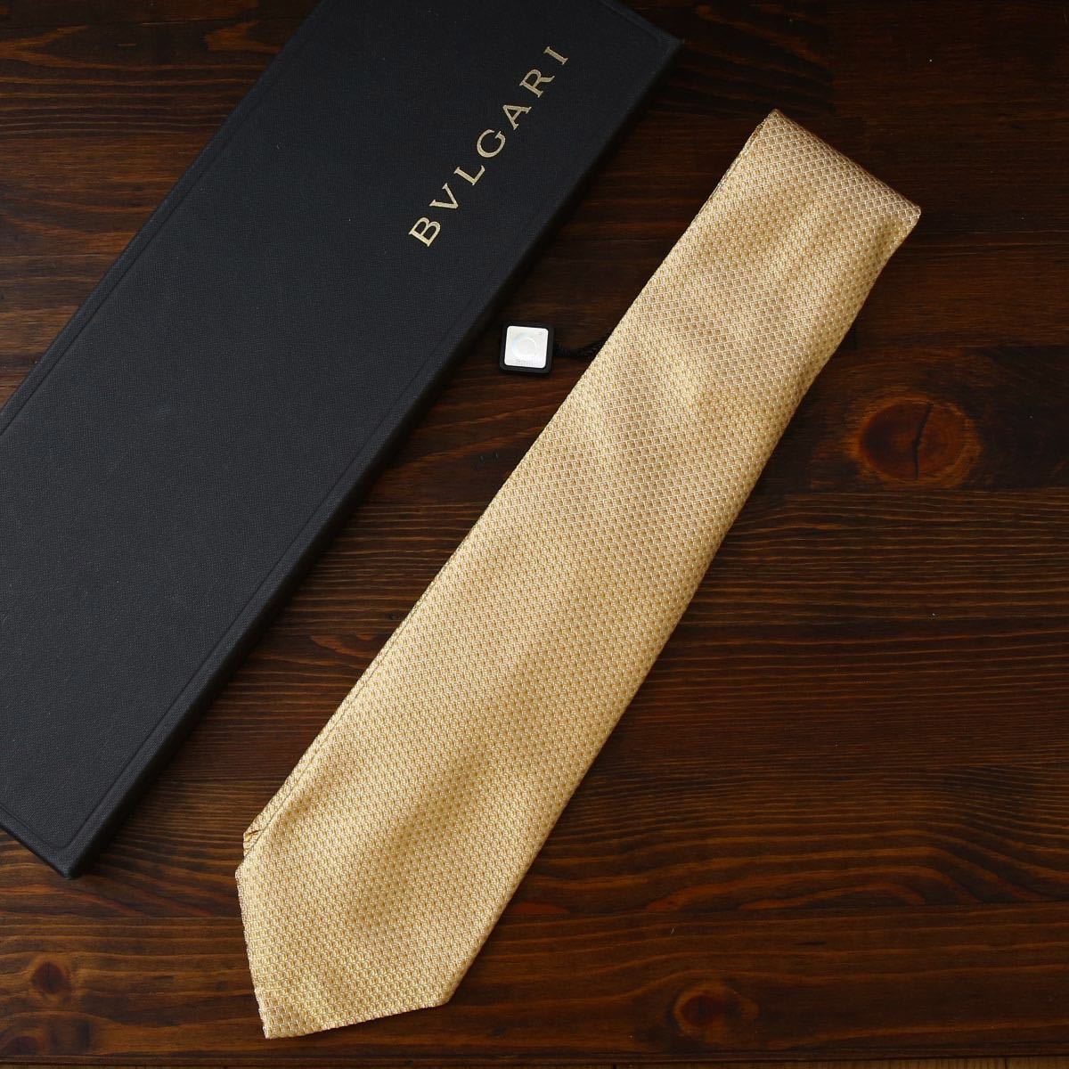 【新品本物】 未使用 BVLGARI ブルガリ 箱付き ネクタイ 黄色 ネクタイ一般
