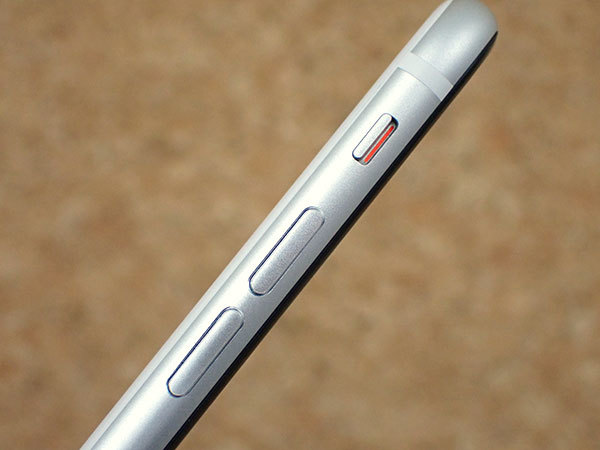 美品】国内版 SIMフリー iPhone SE 第2世代 128GB ホワイト MXD12J/A