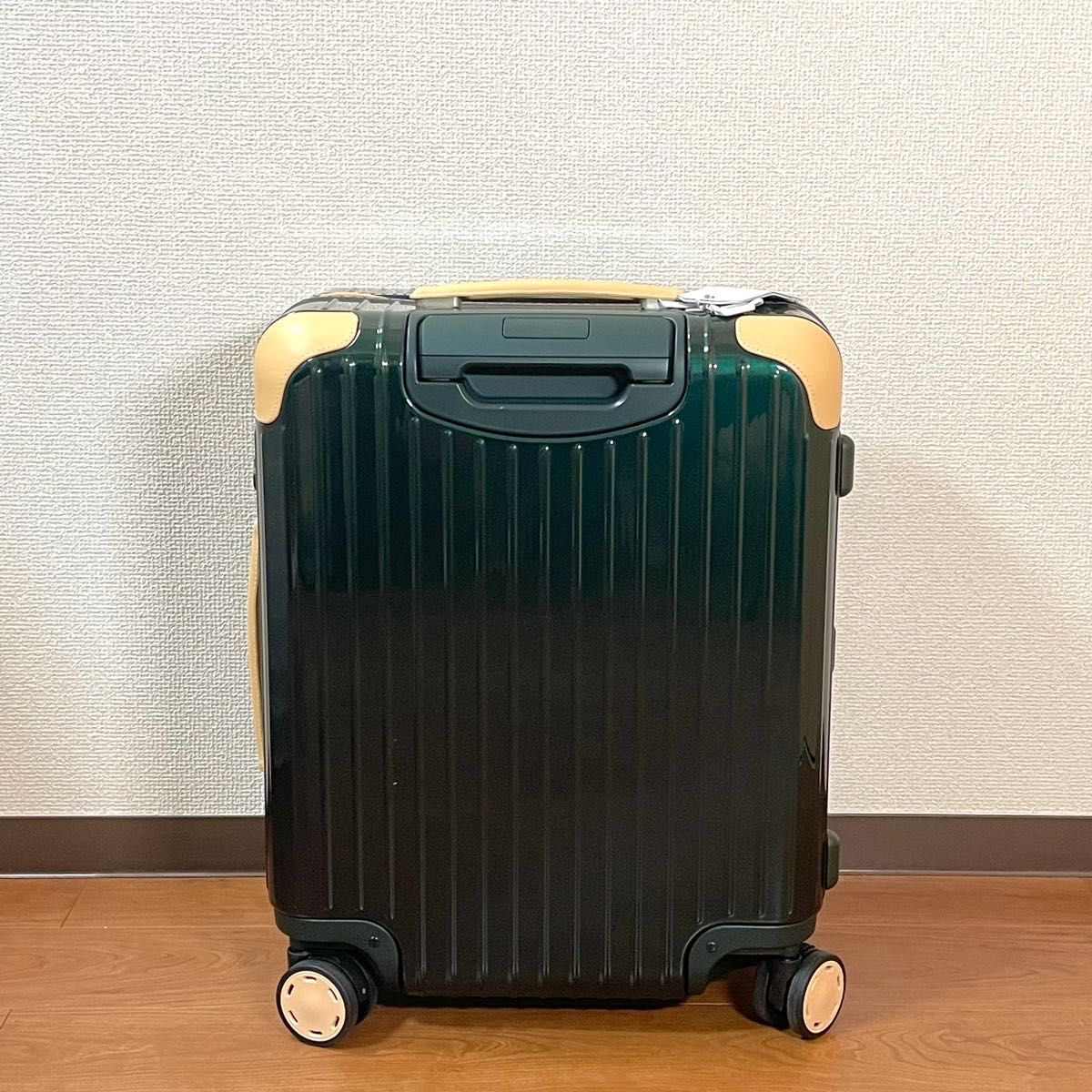 新品 Rimowa リモワ 42L ボサノバ グリーン ベージュ スーツケース www