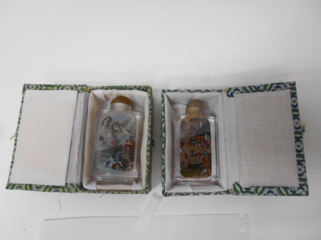 大雅堂2742　唐物中国　硝子製　鼻煙壷　2個　元箱付　美品　中国古玩　香道具　中国美術　中国美術収集家蔵うぶ出し