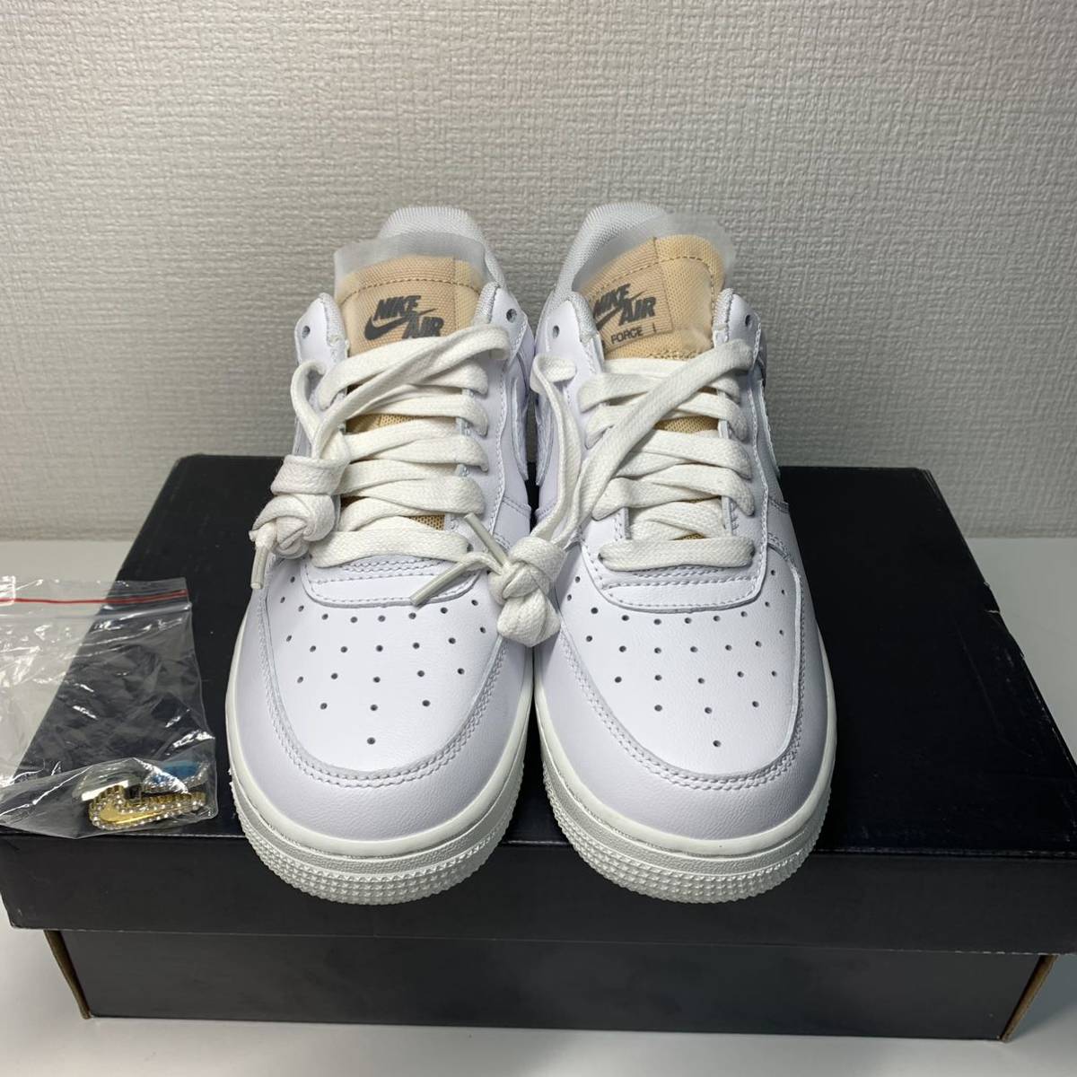 【NIKE】 WMNS AIR FORCE 1 '07 LX LOW BLING 24.0cm_画像1