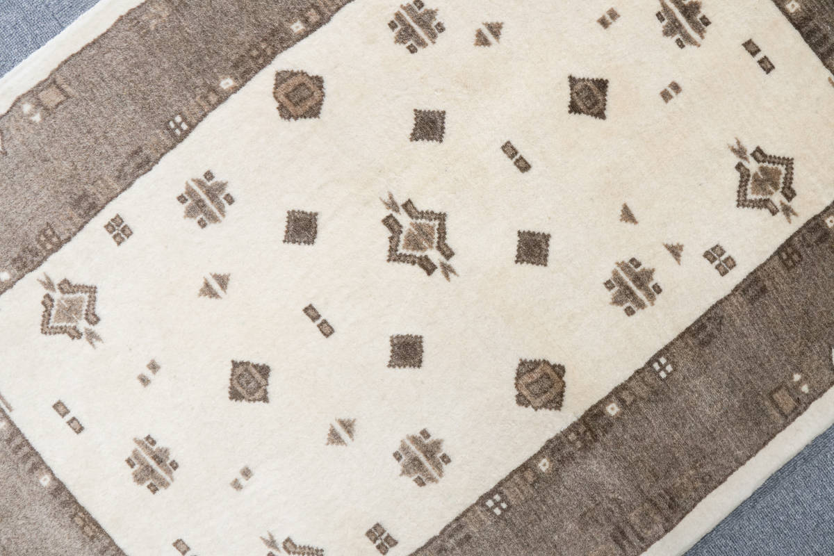 トライバルラグパキスタン手織り絨毯 ウール size:116×81cm