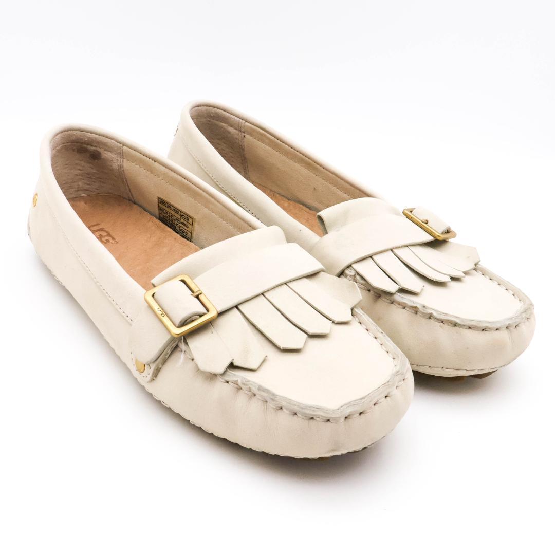 絶妙なデザイン 《希少》UGG フラットシューズ ホワイト タッセル バックル 24cm #レディース #本革 #レザー US7 絶妙なデザイン 《希少》UGG フラットシューズ ホワイト タッセル バックル 24cm #レディース #本革 #レザー US7