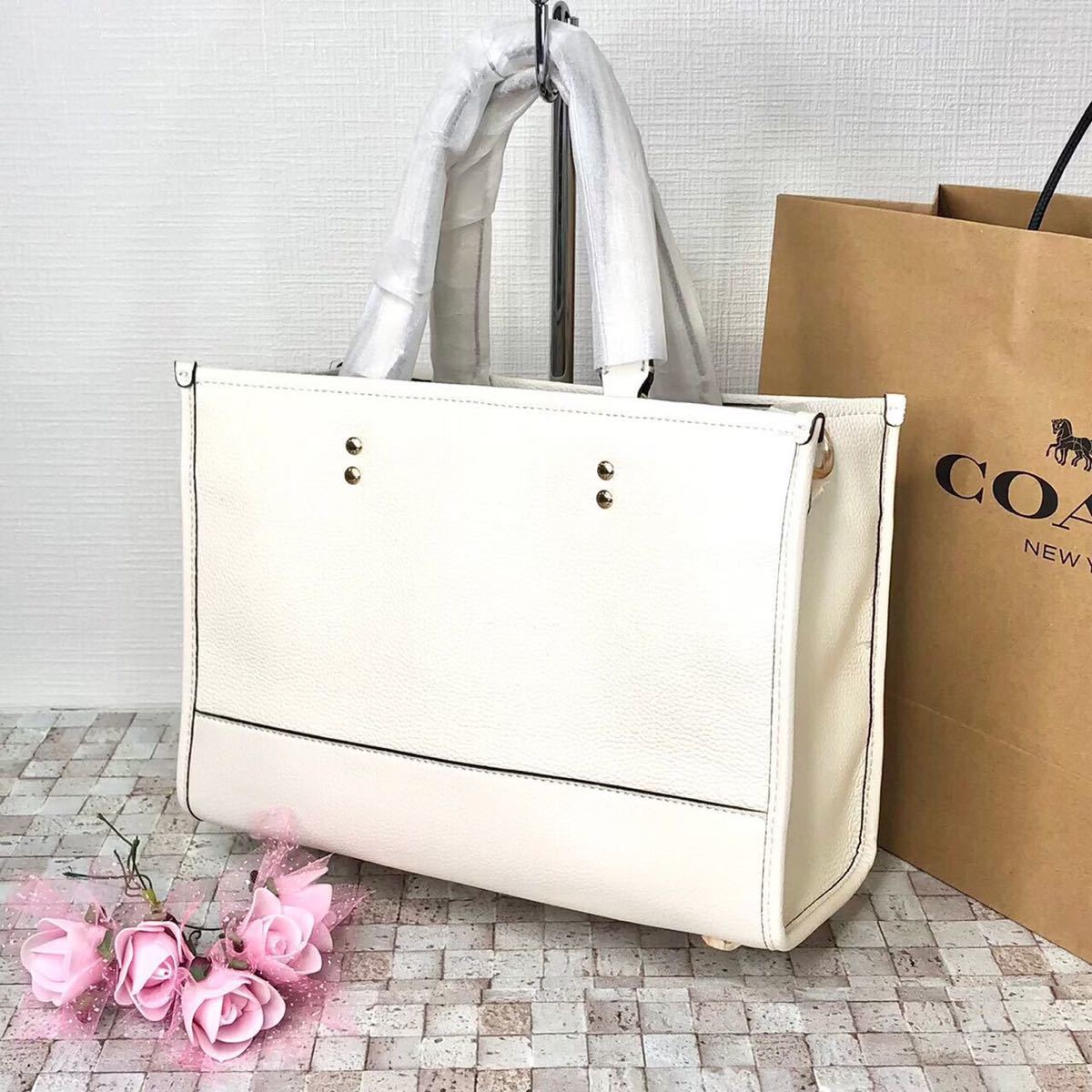 COACH トート ハンドバッグ ショルダーバッグ 丸ロゴ 白(トートバッグ