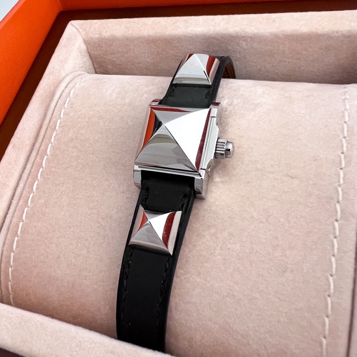 HERMES エルメス ミニ メドール ブラック 時計 黒|Yahoo!フリマ HERMES エルメス ミニ メドール ブラック 時計 黒|Yahoo!フリマ