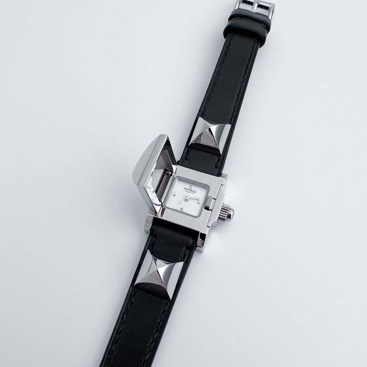 HERMES エルメス ミニ メドール ブラック 時計 黒