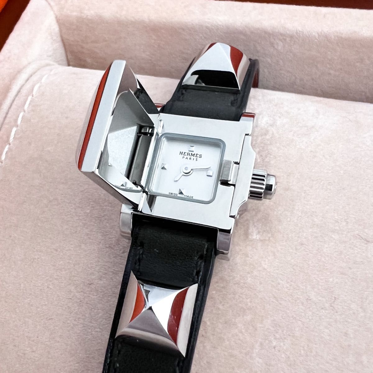 HERMES エルメス ミニ メドール ブラック 時計 黒|Yahoo!フリマ HERMES エルメス ミニ メドール ブラック 時計 黒|Yahoo!フリマ