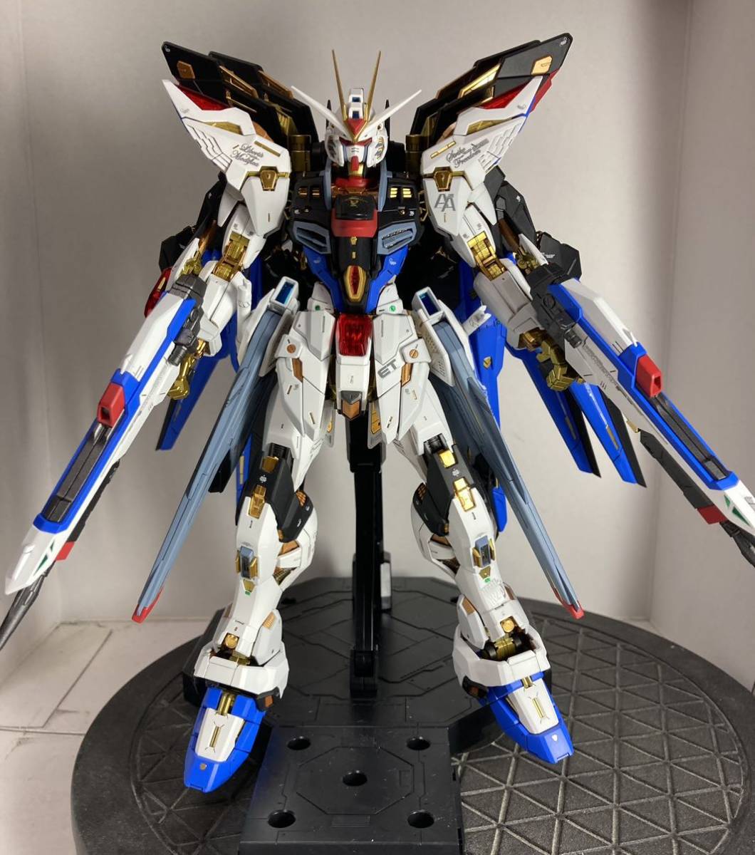 新品・未開封ストライクフリーダムガンダム  希少 黒入荷