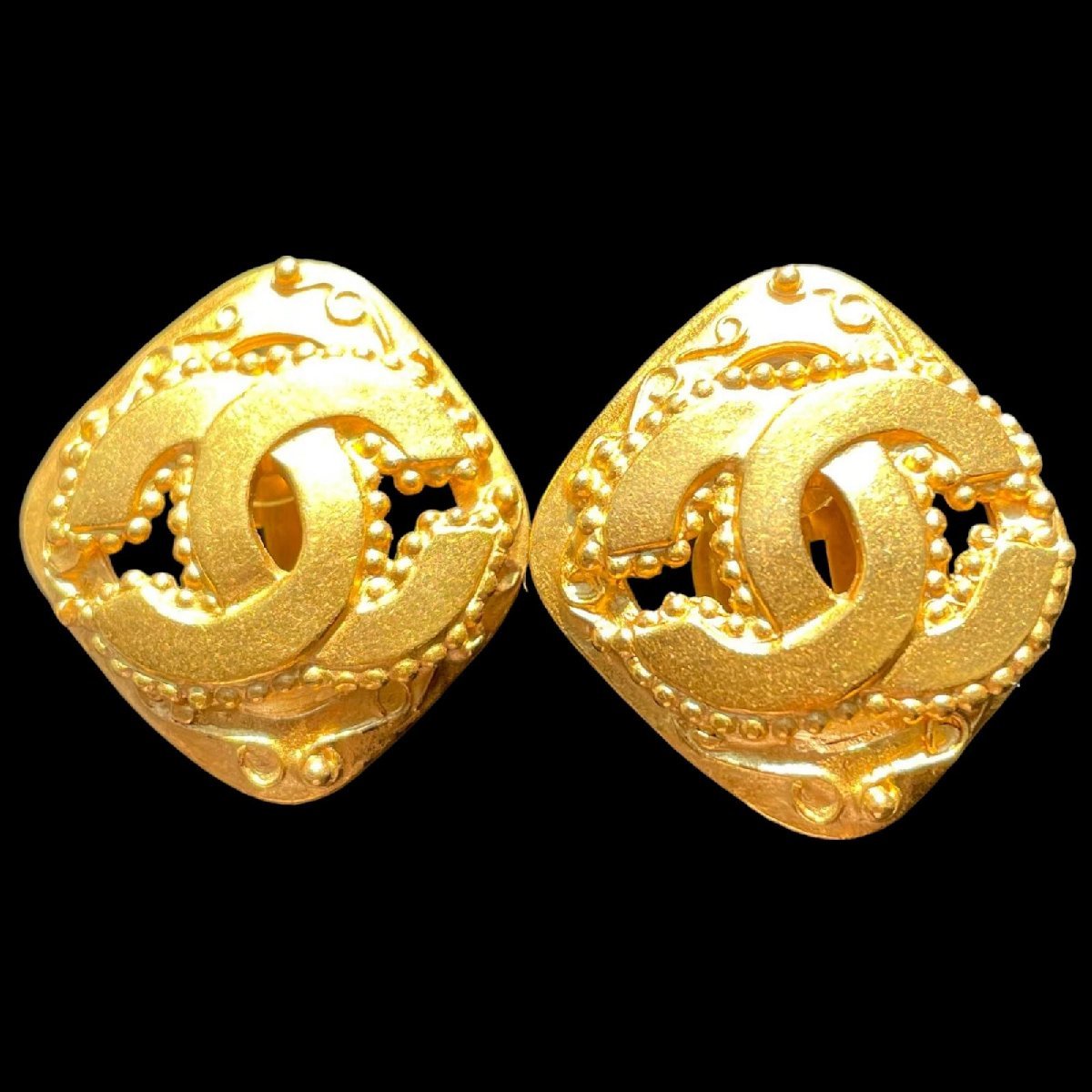CHANEL シャネル ココマーク ゴールドカラー イヤリング 96 A