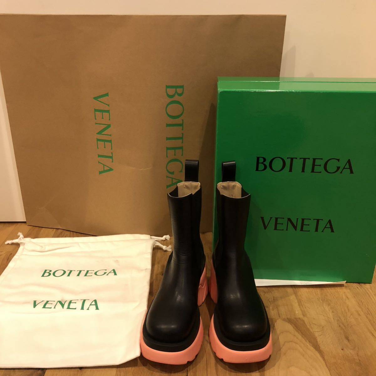 BOTTEGA VENETA ボッテガ ブーツ タイヤ ブーツ 厚底 ショート cutacut.com