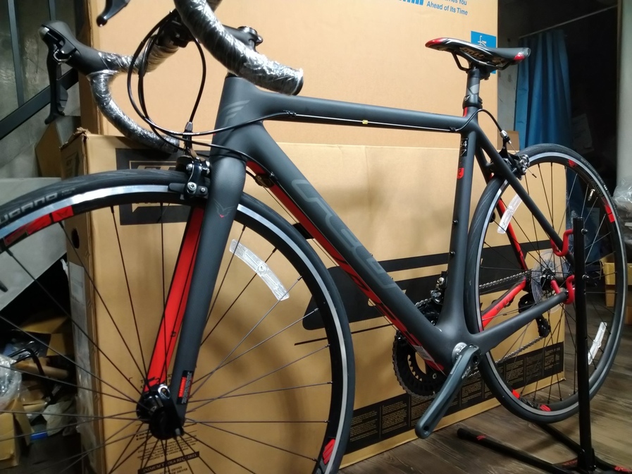 FELT F5 フルカーボンロードバイク 540mmサイズ シマノ105搭載 新品
