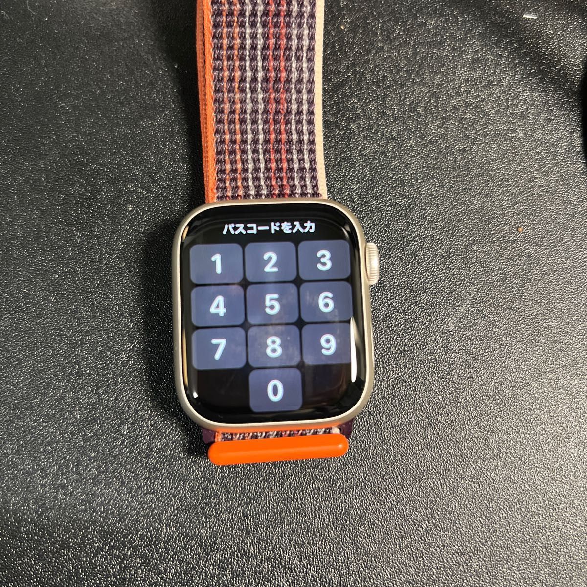 Apple Watch Series 8 GPSモデル 41mmケース　スターライトアルミニウムケースとスポーツループ