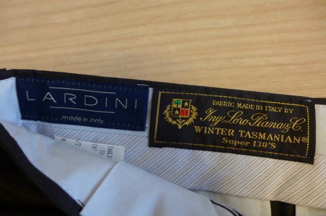 新品 即決 LARDINI ラルディー二 ウール 秋冬 スラックス 美脚 しっとり パンツ サイズ50 ダークブラウン 生地:ロロピアーナ super130's_画像3