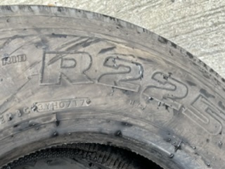 225/90R 17.5 ブリヂストンR225 2本セット販売　7分山　倉庫保管品　送料無料　但し北海道　沖縄　離島を除く_画像5