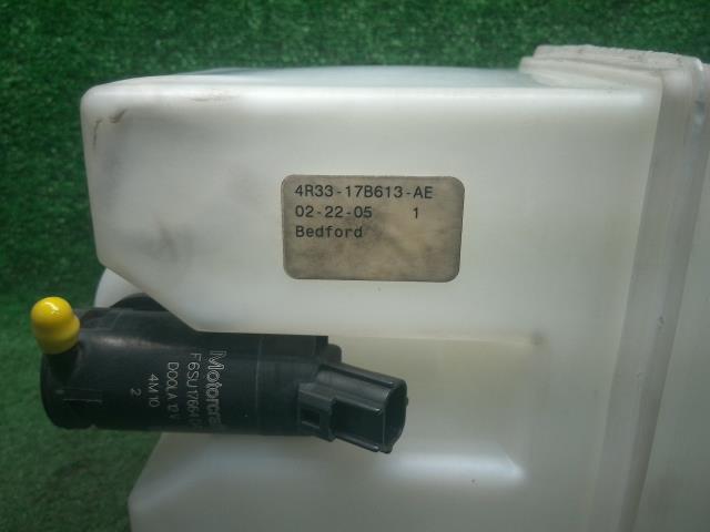  Ford Mustang washer tank UA 4R33-17B613-AE yatsu